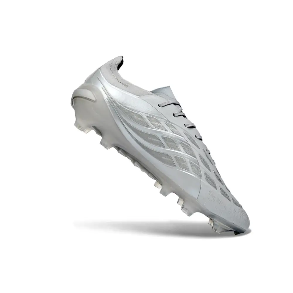 Crampons Adidas Predator Argent