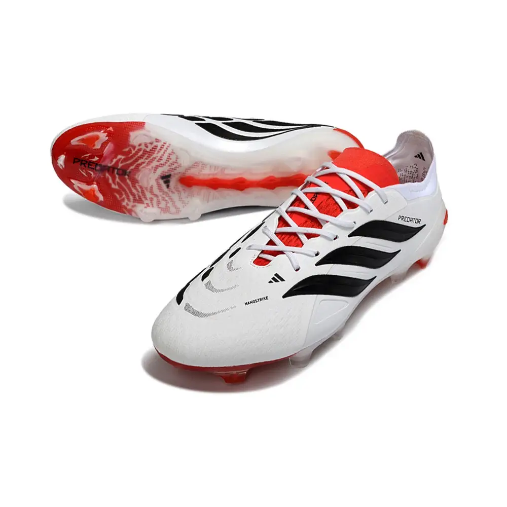 Crampons Adidas Predator Blanc et noir