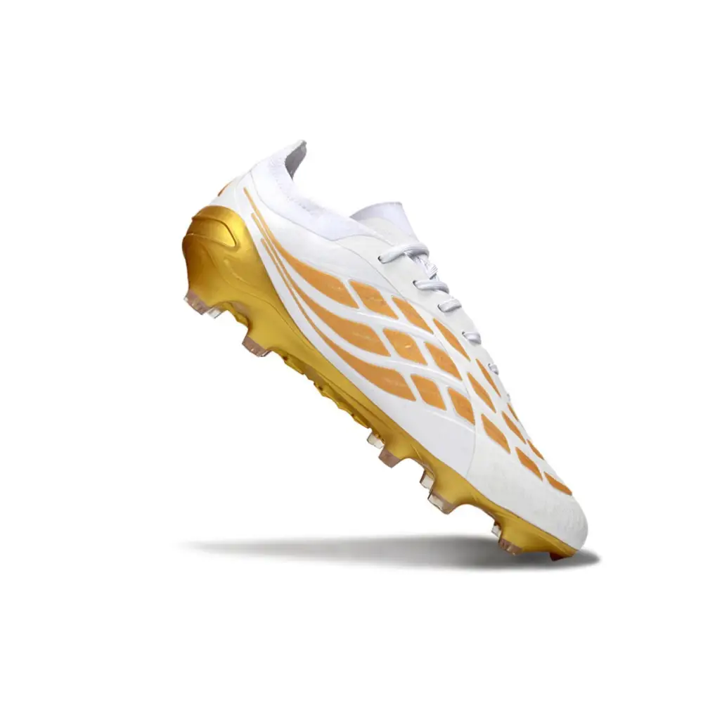 Crampons Adidas Predator Blanc et Or