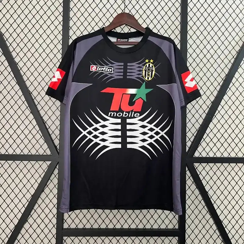 Juventus Goalkeeper Retro 2001/2002