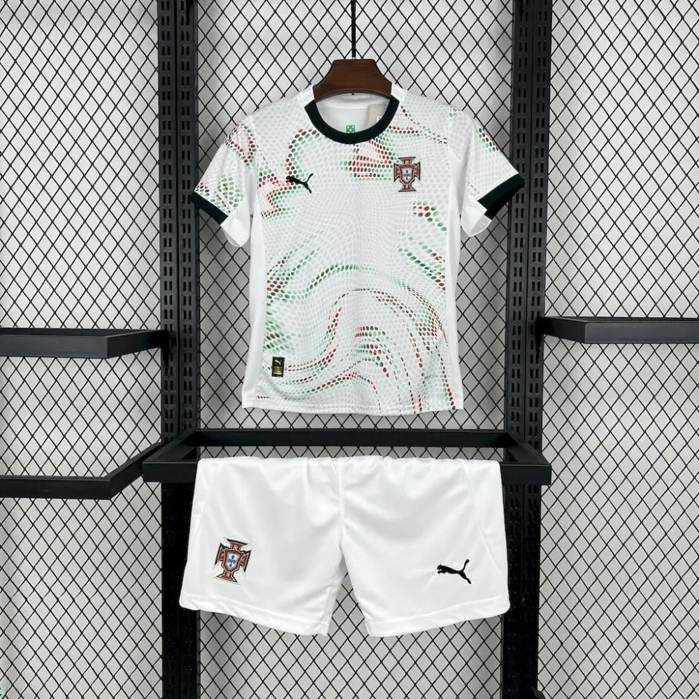 Kit enfant Portugal Extérieur 2025/2026