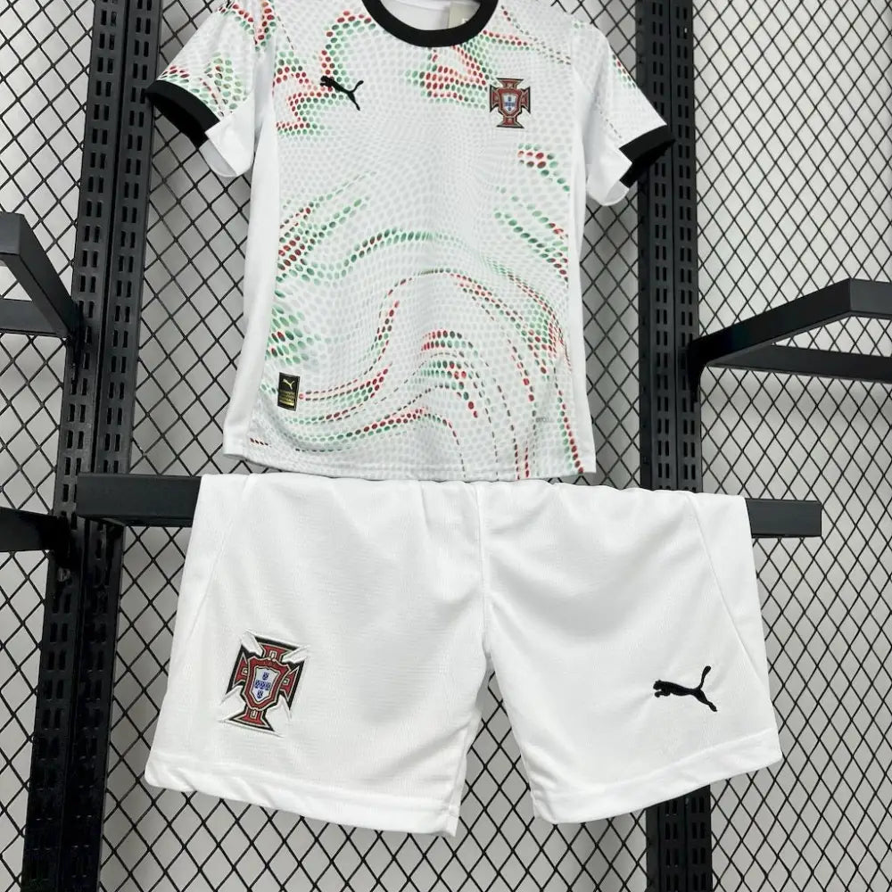 Kit enfant Portugal Extérieur 2025/2026