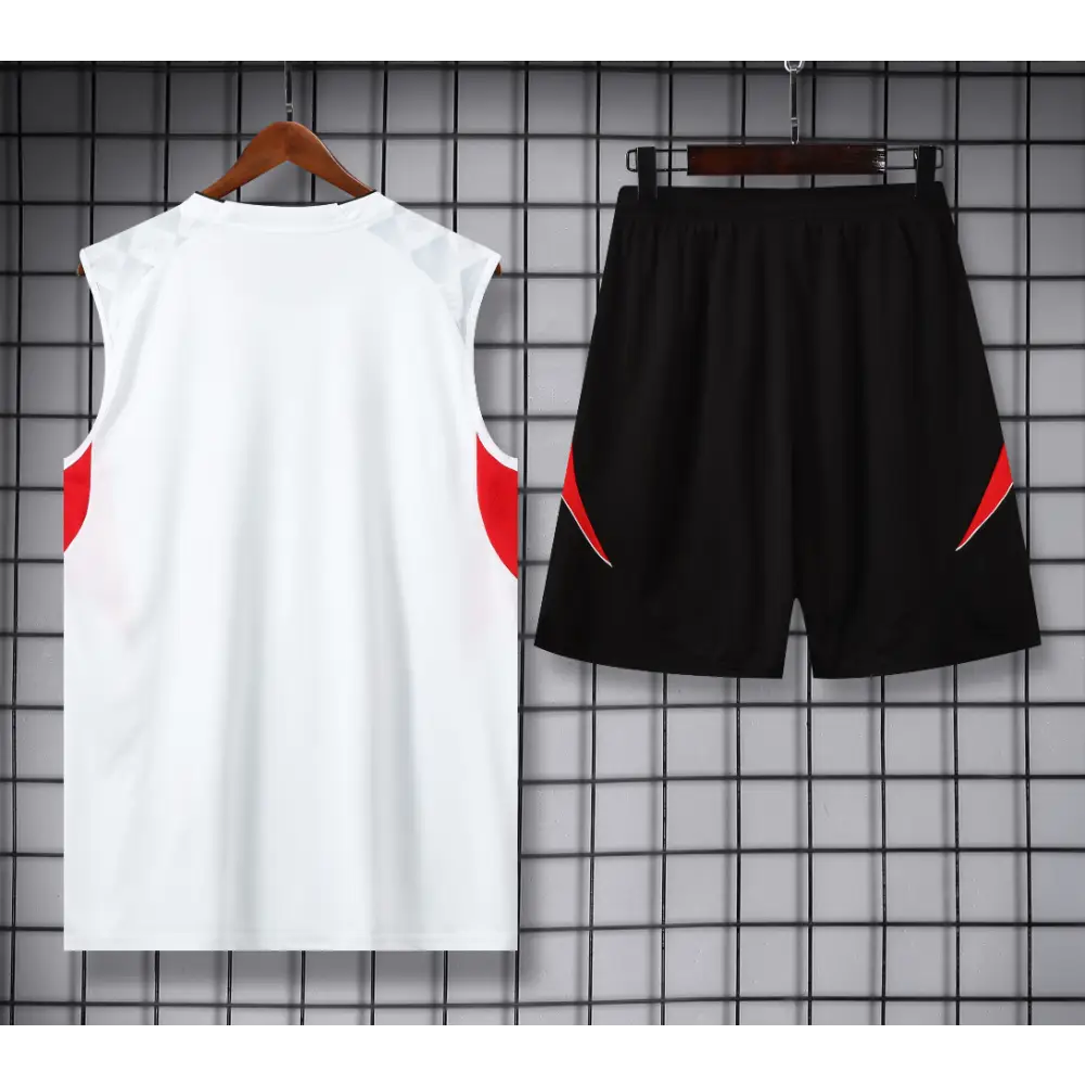 Kit Entraînement Manchester United Noir & Blanc 2025/2026