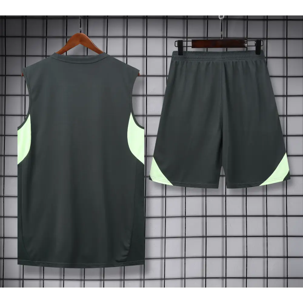 Kit Entraînement Real Madrid Gris 2025/2026