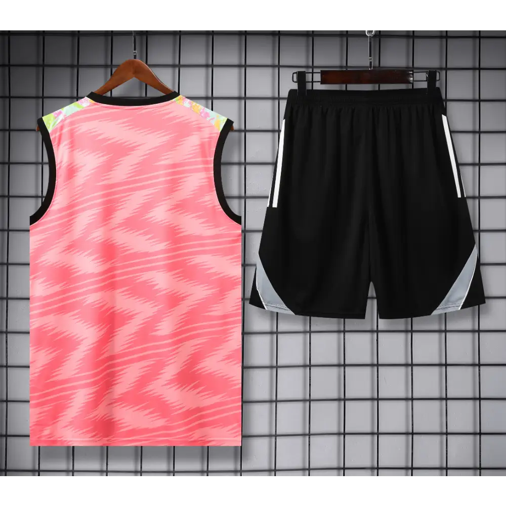 Kit Entraînement Real Madrid Noir & Rose 2025/2026