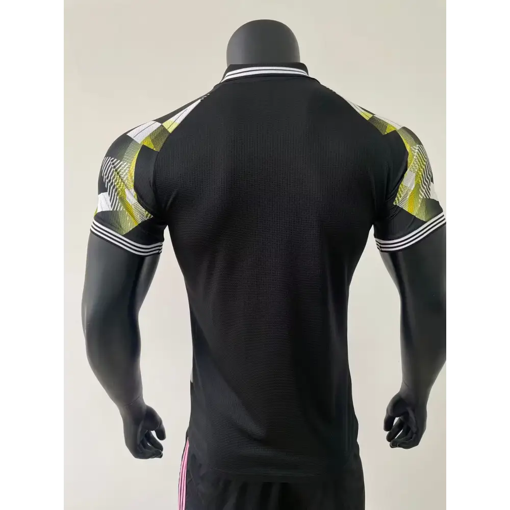 Real Madrid Noir et Doré Version Joueur 2025/2026