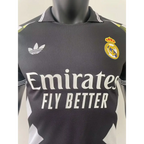 Real Madrid Noir et Doré Version Joueur 2025/2026